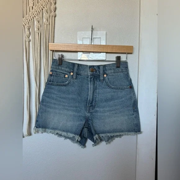 Madewell | The Perfect Jean Short in Balsam Wash | Sz 24 - Picture 4 of 9